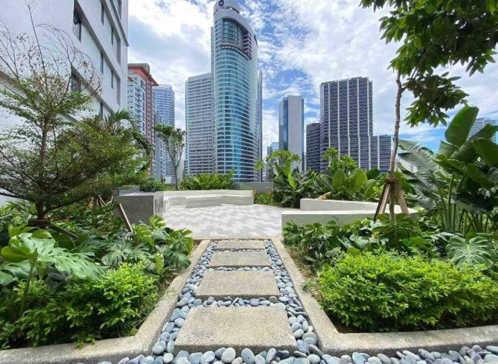 Air Luxury Makati Cbd With Balcony Appartement Manilla Buitenkant foto